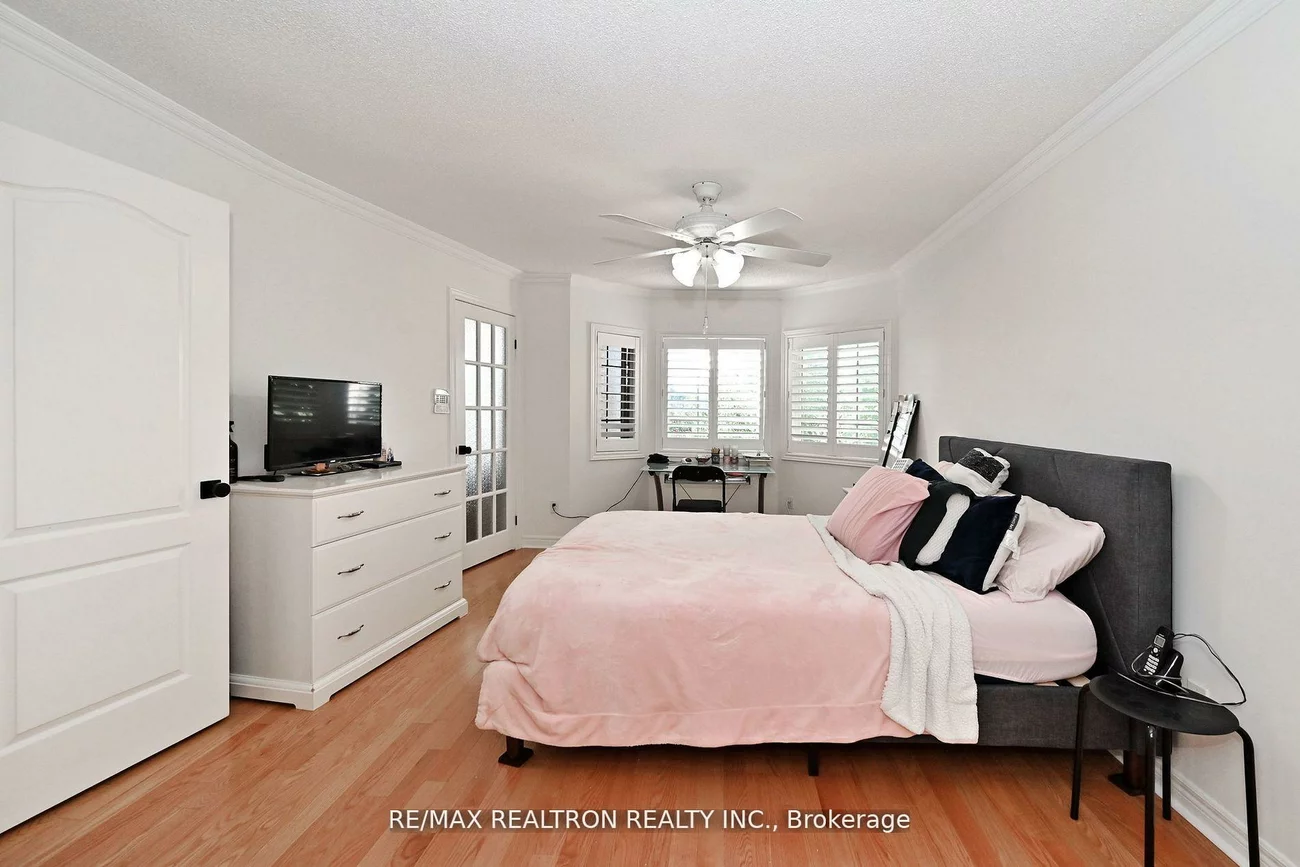 100, Kingsbridge, Beverley Glen, Vaughan