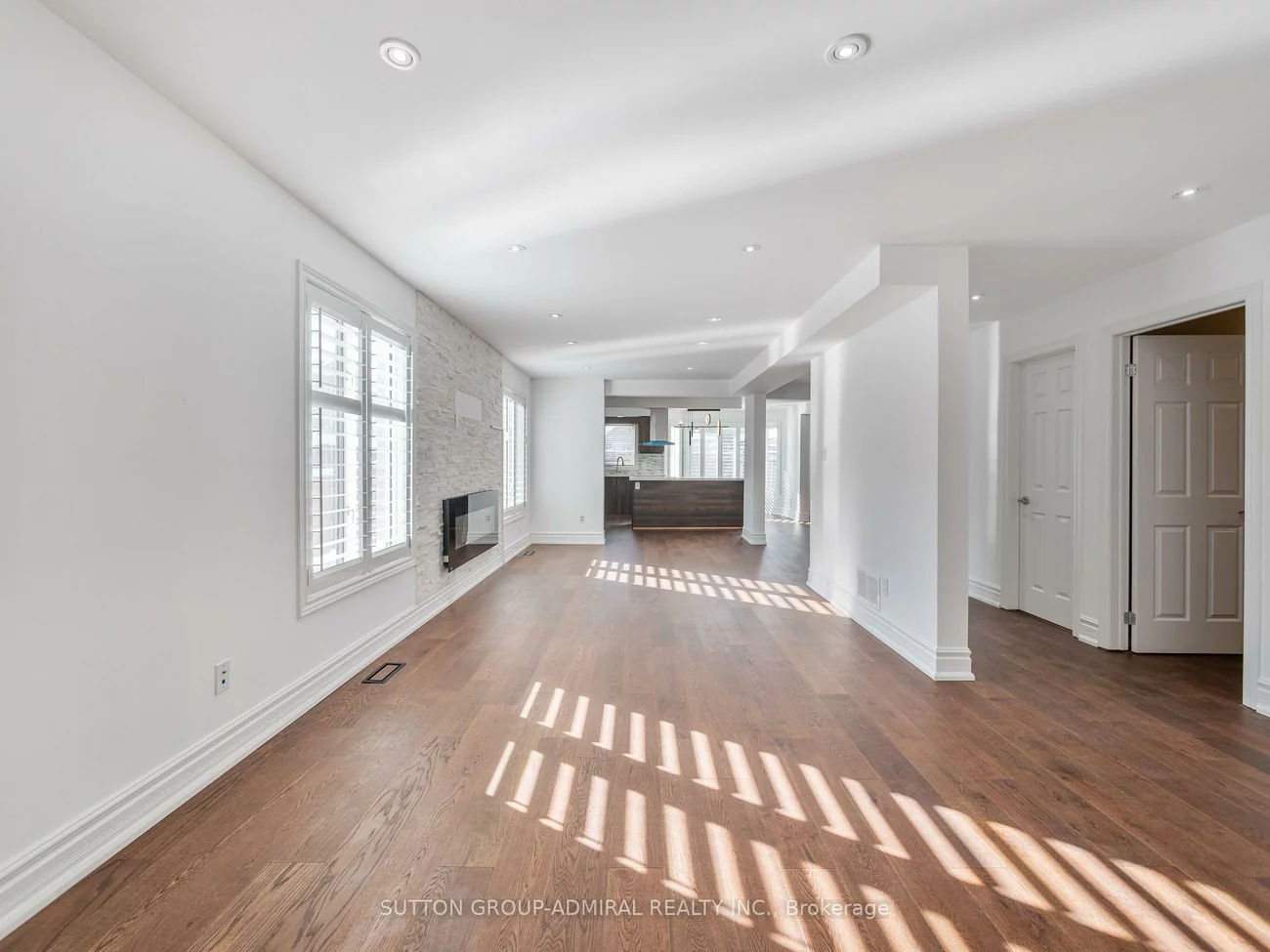 172, Kingsview, Vellore Village, Vaughan