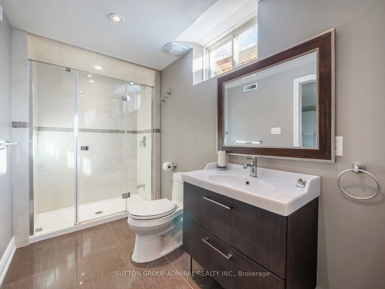 172, Kingsview, Vellore Village, Vaughan