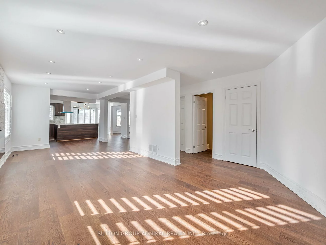 172, Kingsview, Vellore Village, Vaughan