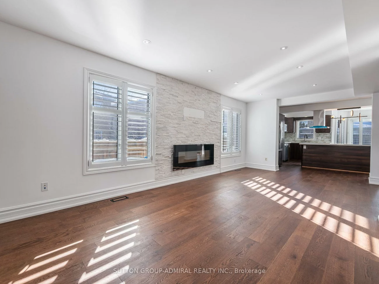 172, Kingsview, Vellore Village, Vaughan