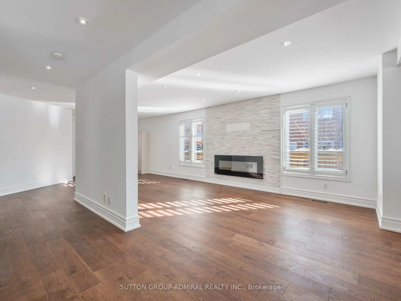 172, Kingsview, Vellore Village, Vaughan