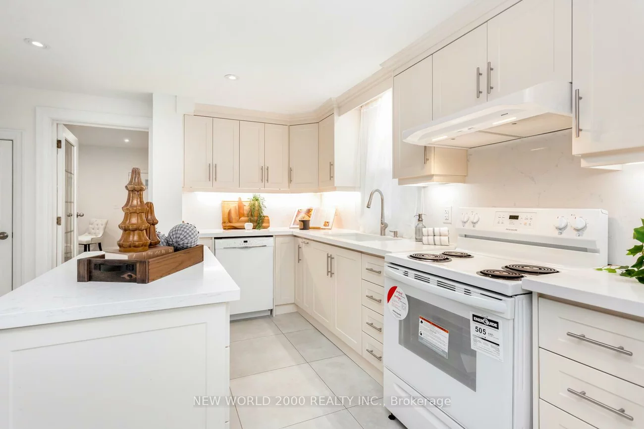 8071, Kipling, West Woodbridge, Vaughan