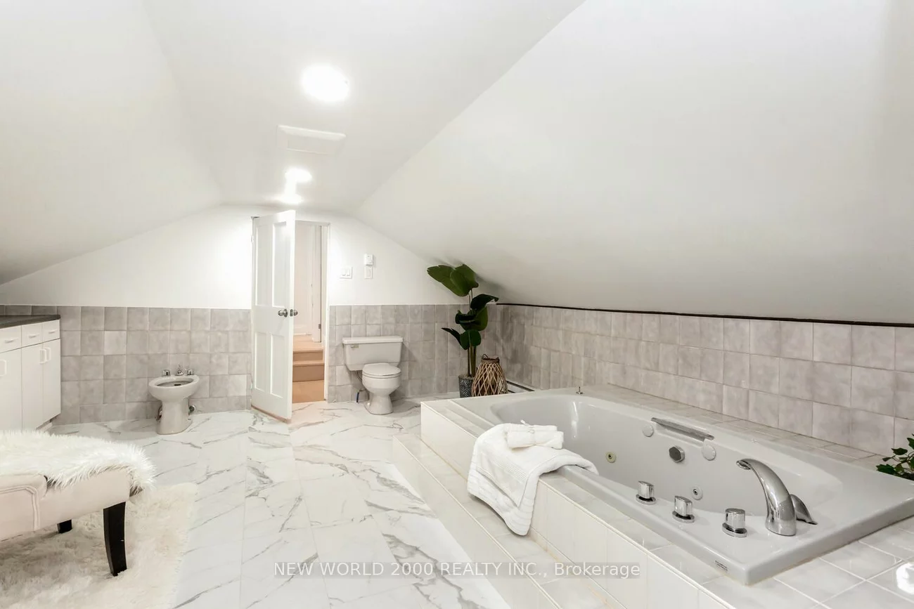 8071, Kipling, West Woodbridge, Vaughan