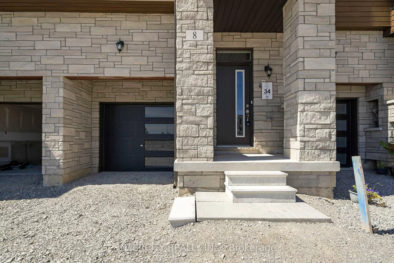 8, Radisson, Elder Mills, Vaughan