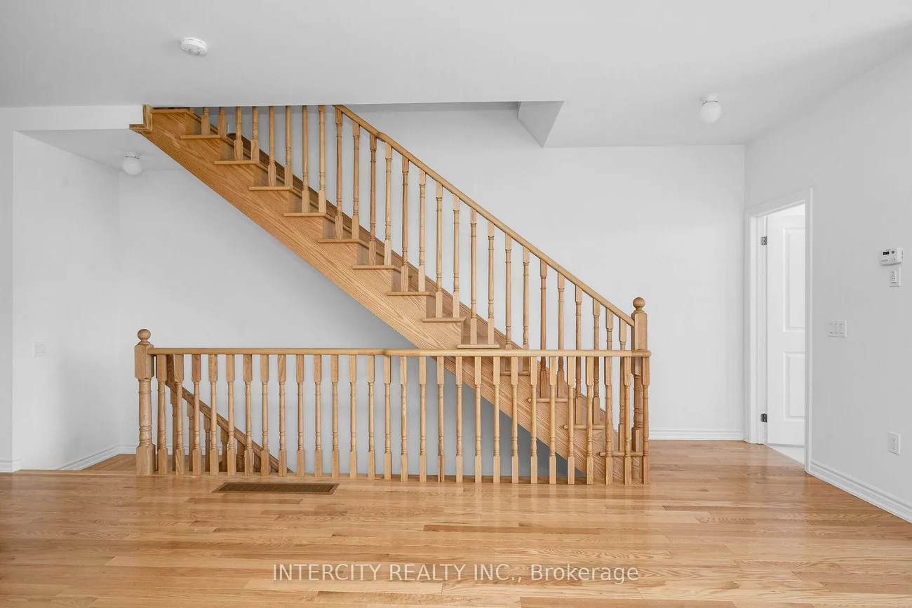 8, Radisson, Elder Mills, Vaughan