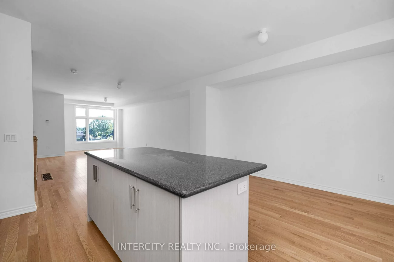 8, Radisson, Elder Mills, Vaughan