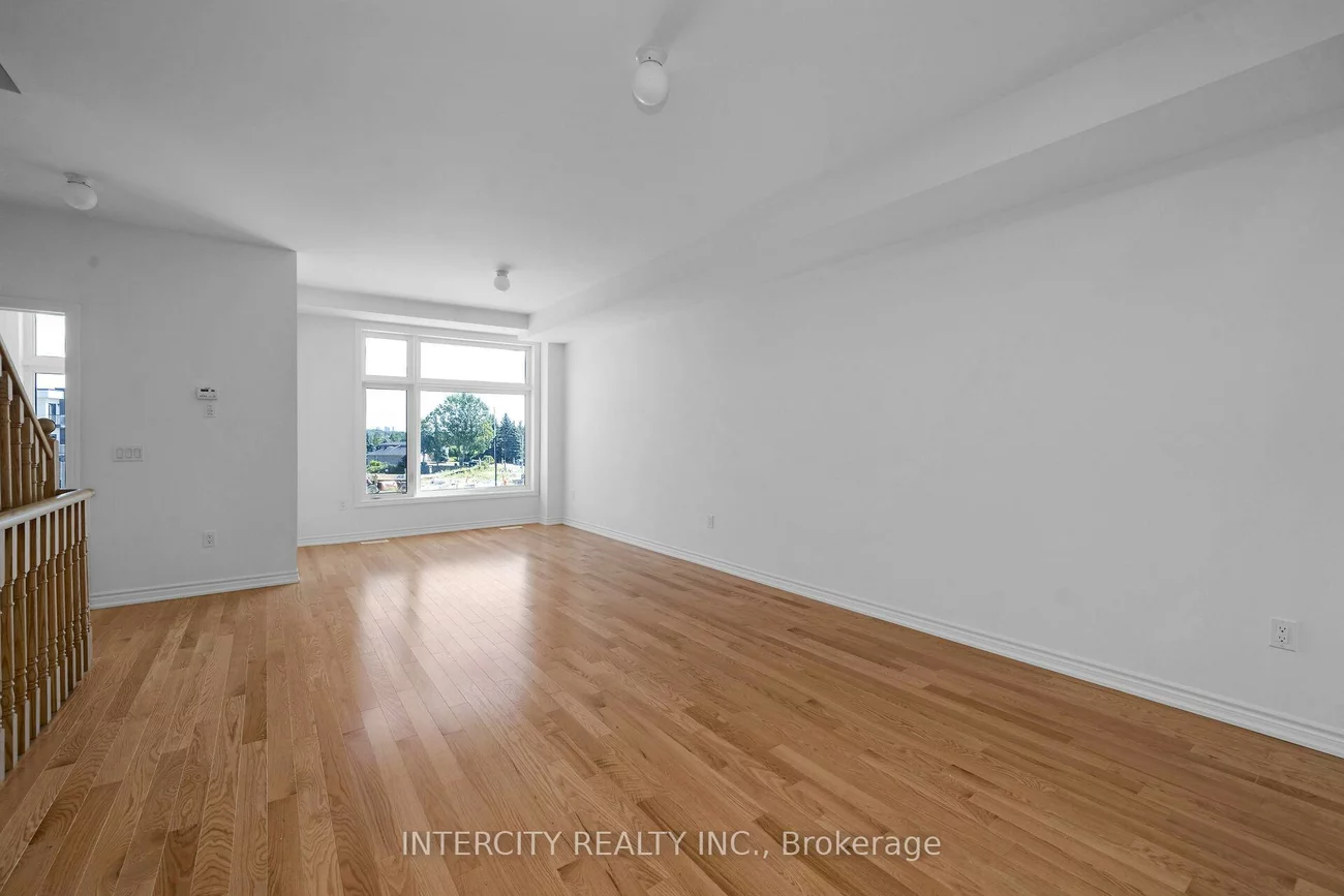 8, Radisson, Elder Mills, Vaughan