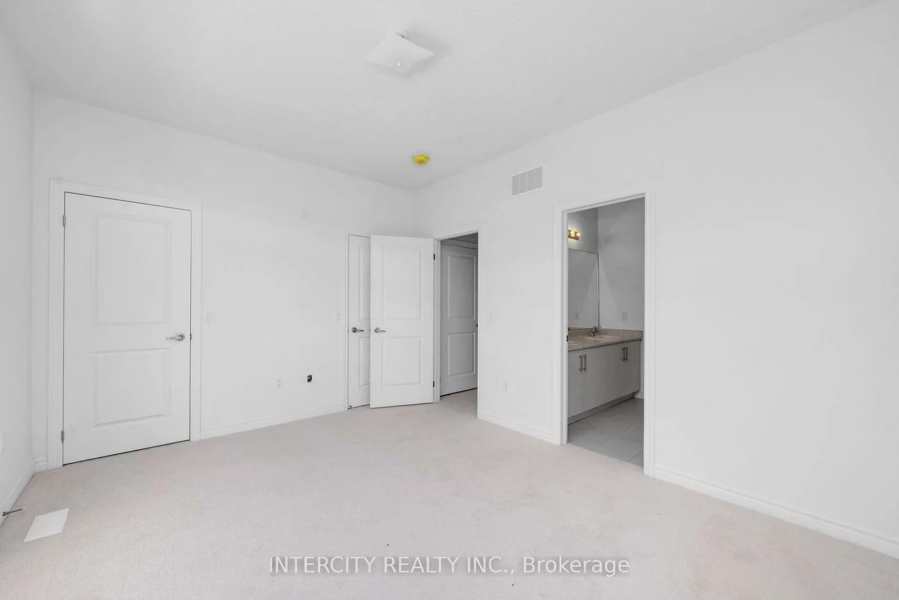 8, Radisson, Elder Mills, Vaughan