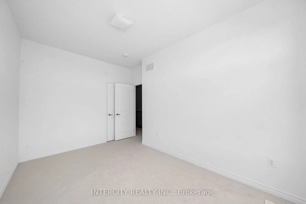 8, Radisson, Elder Mills, Vaughan