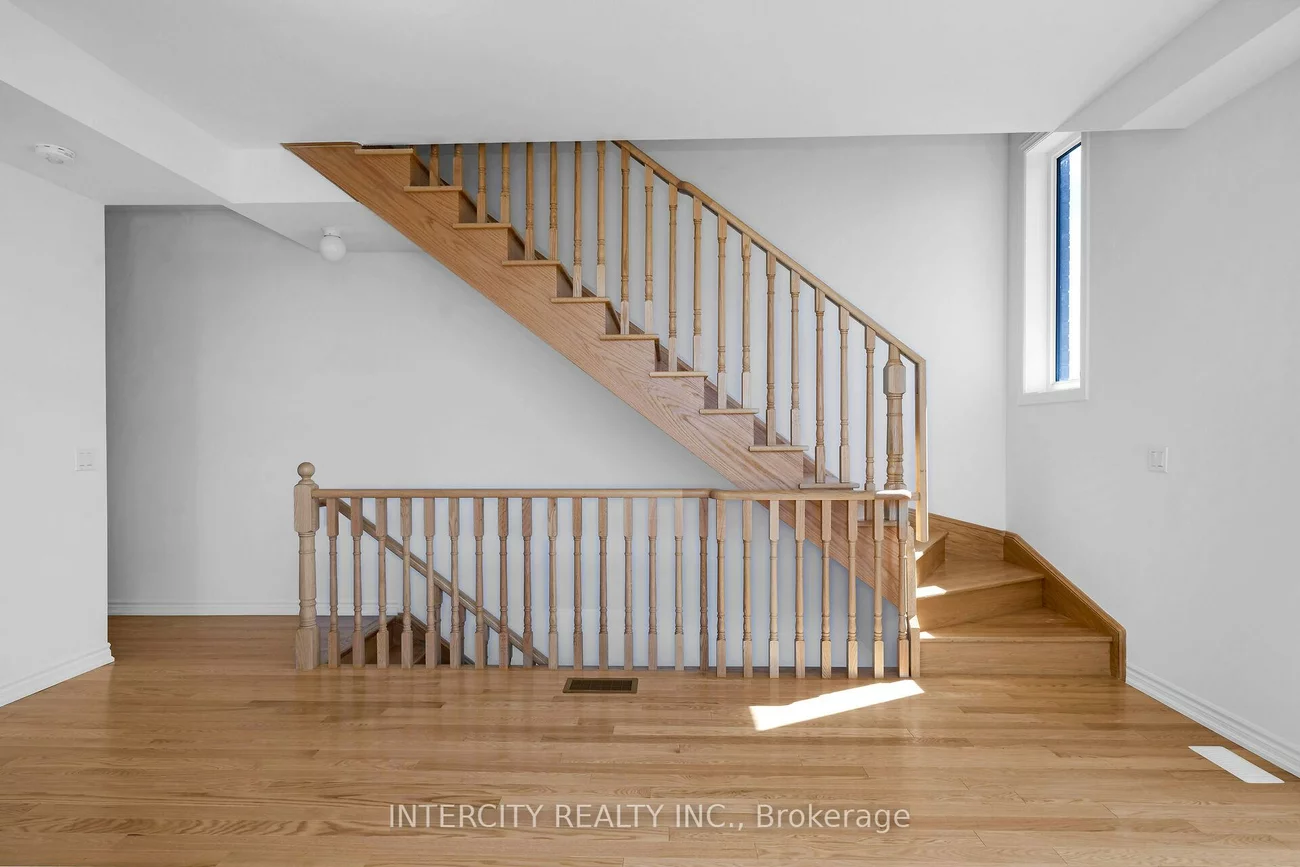 99, Divadale, Elder Mills, Vaughan