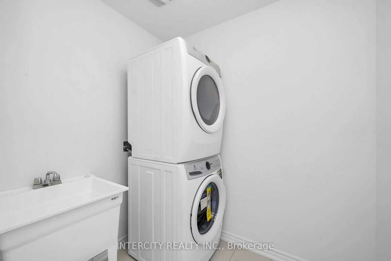 99, Divadale, Elder Mills, Vaughan