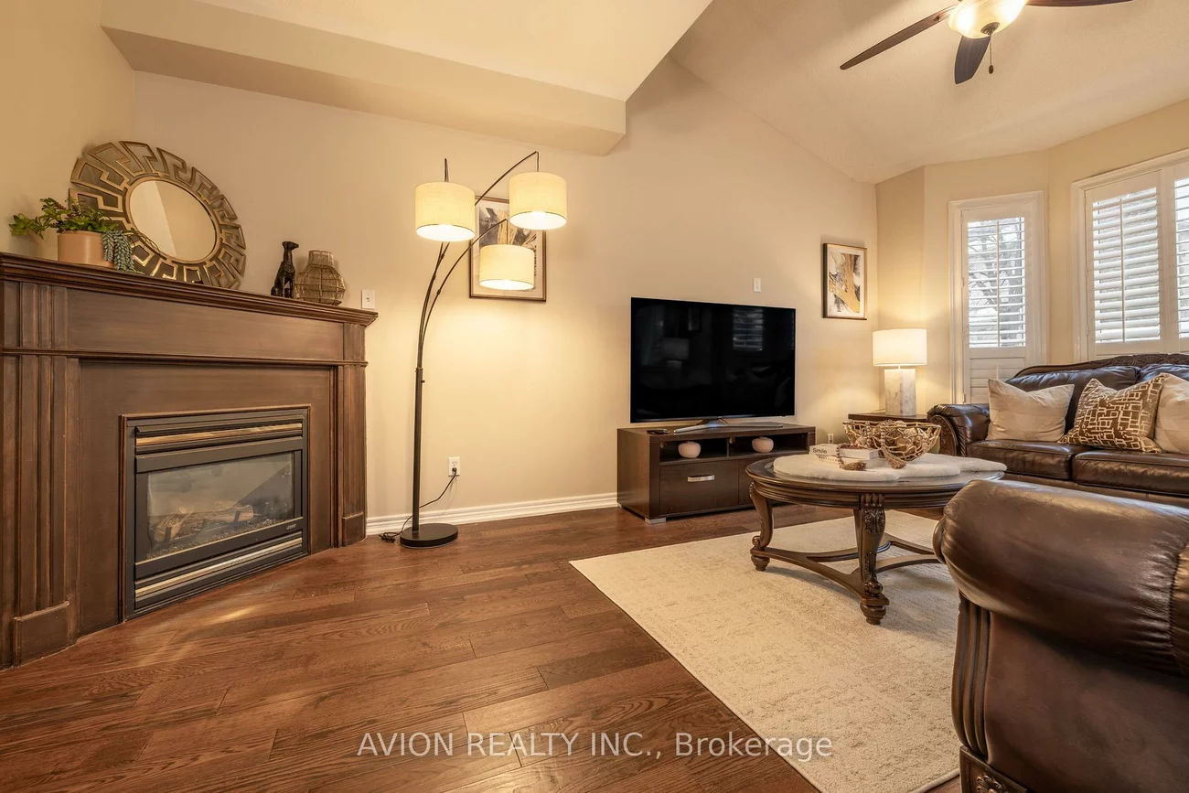 15, Tacc, Vellore Village, Vaughan