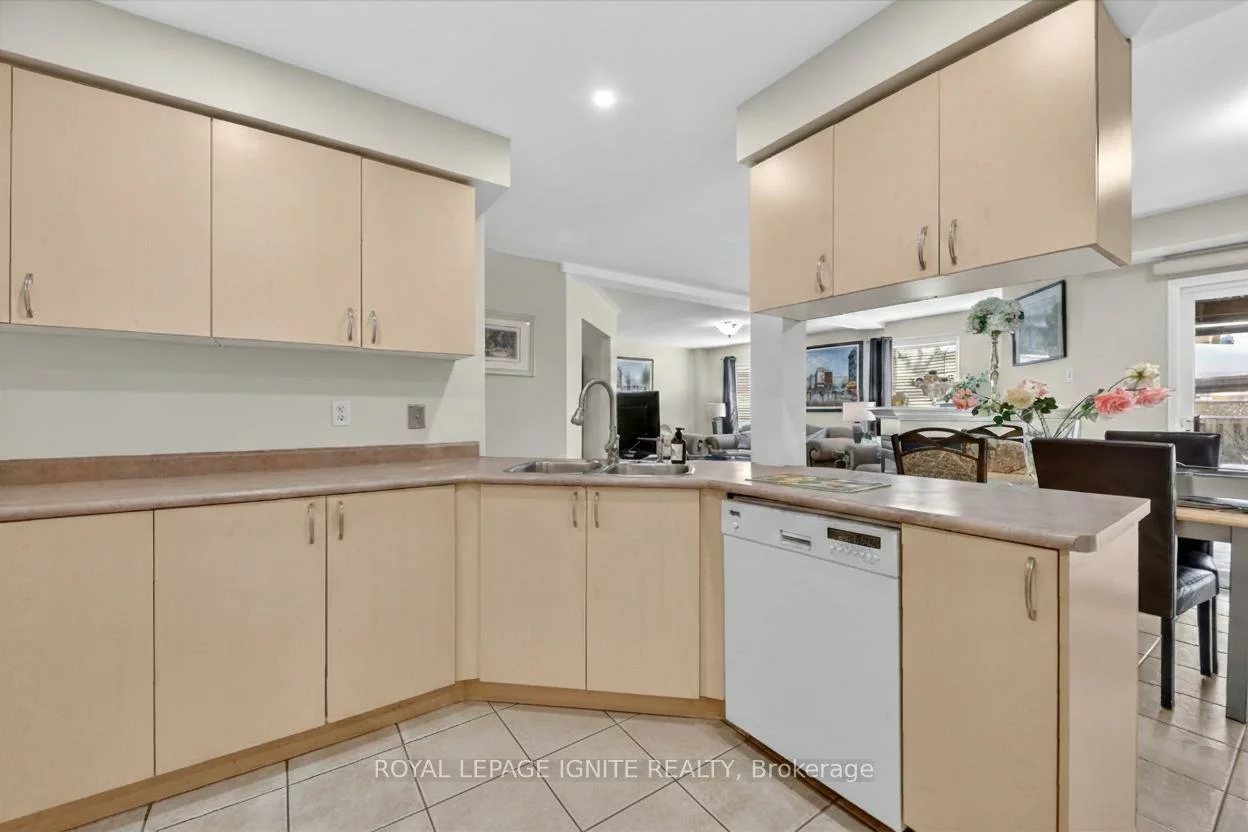 215, Drummond, Maple, Vaughan