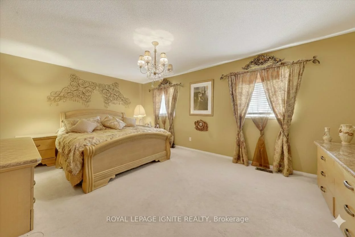 215, Drummond, Maple, Vaughan