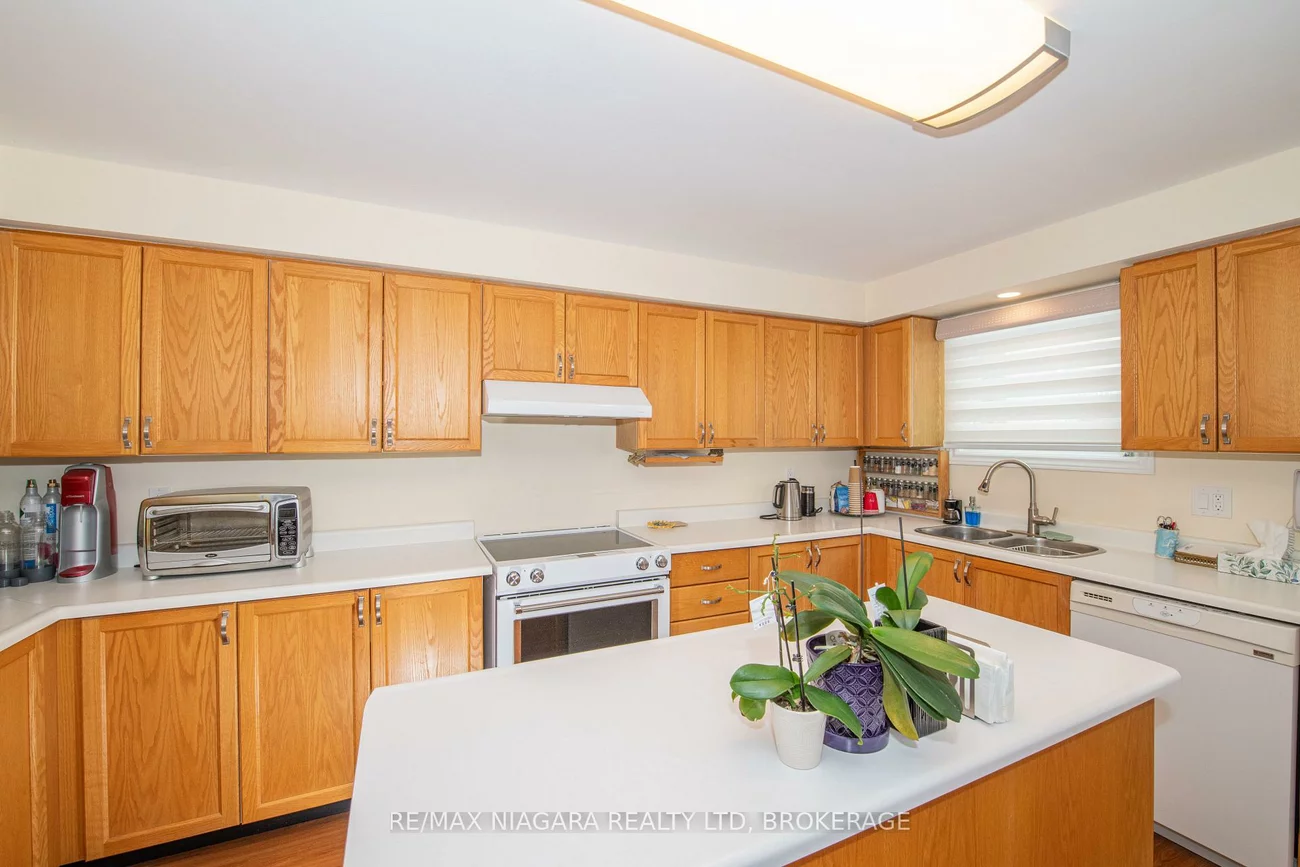 120, Janesville, Uplands, Vaughan