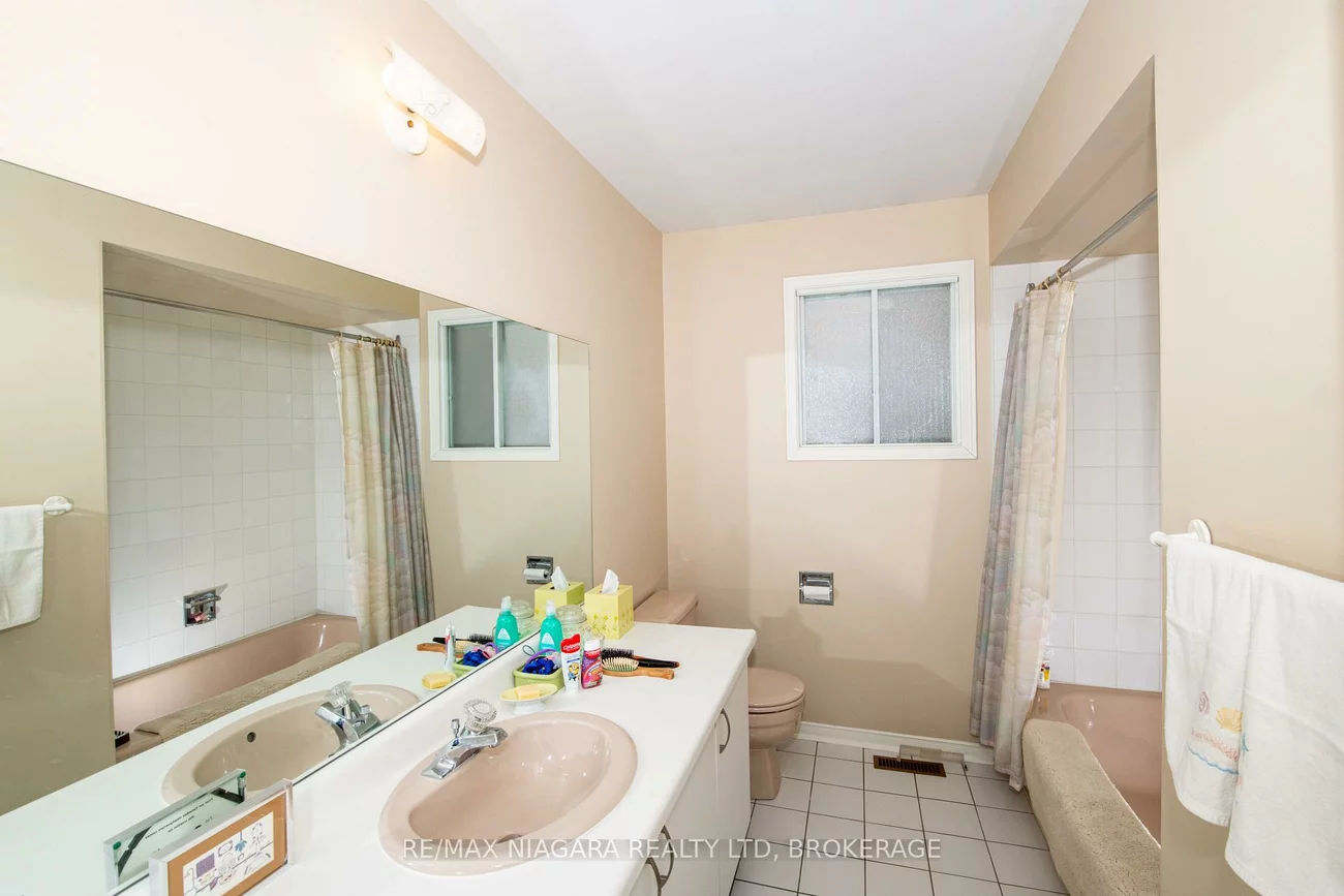 120, Janesville, Uplands, Vaughan