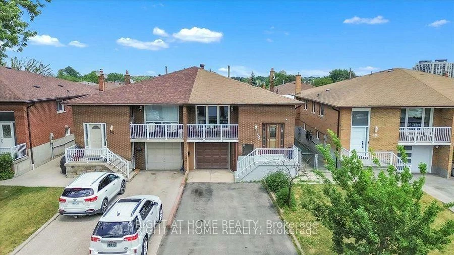 53, Agincourt, West Woodbridge, Vaughan