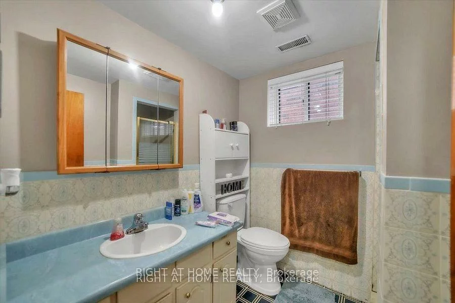 53, Agincourt, West Woodbridge, Vaughan