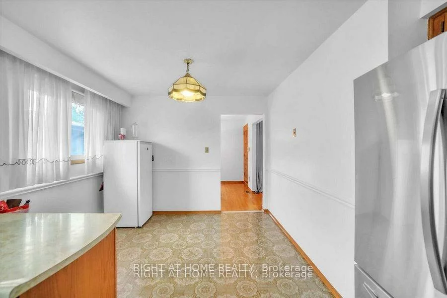 53, Agincourt, West Woodbridge, Vaughan