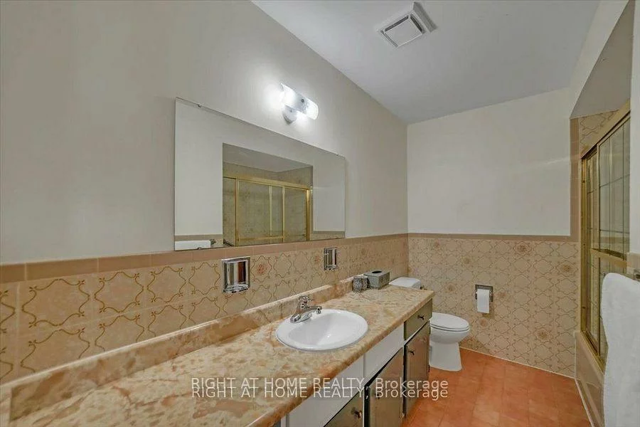 53, Agincourt, West Woodbridge, Vaughan