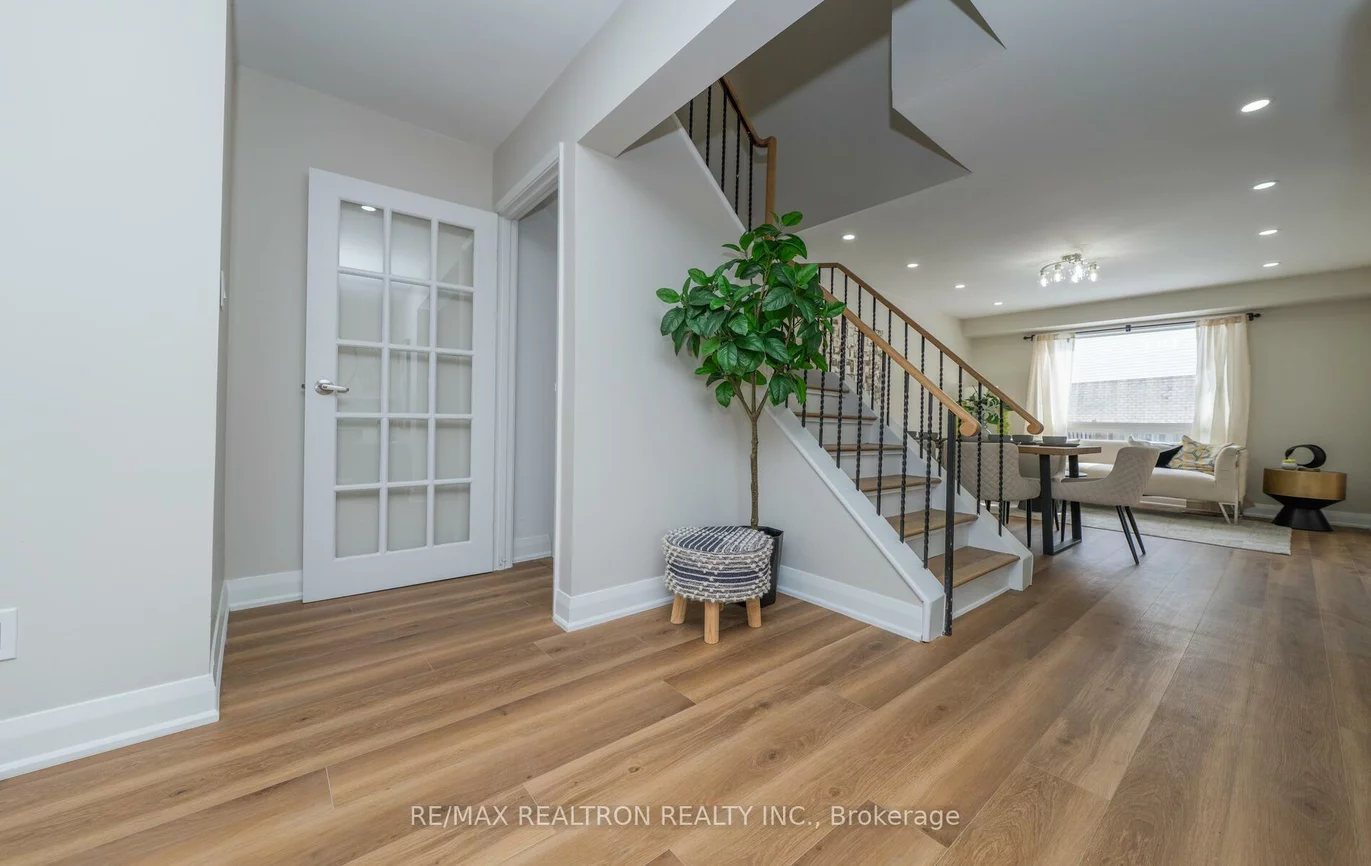 110, Lisa, Crestwood-Springfarm-Yorkhill, Vaughan