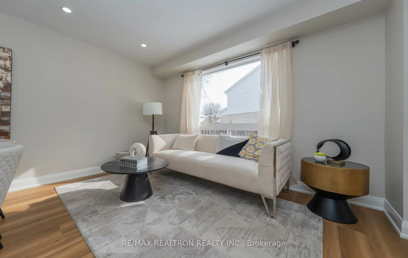 110, Lisa, Crestwood-Springfarm-Yorkhill, Vaughan