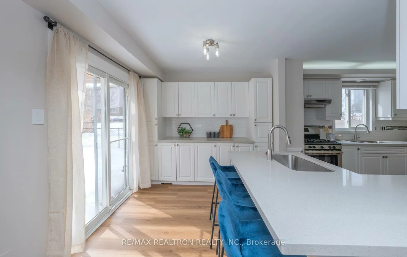 110, Lisa, Crestwood-Springfarm-Yorkhill, Vaughan