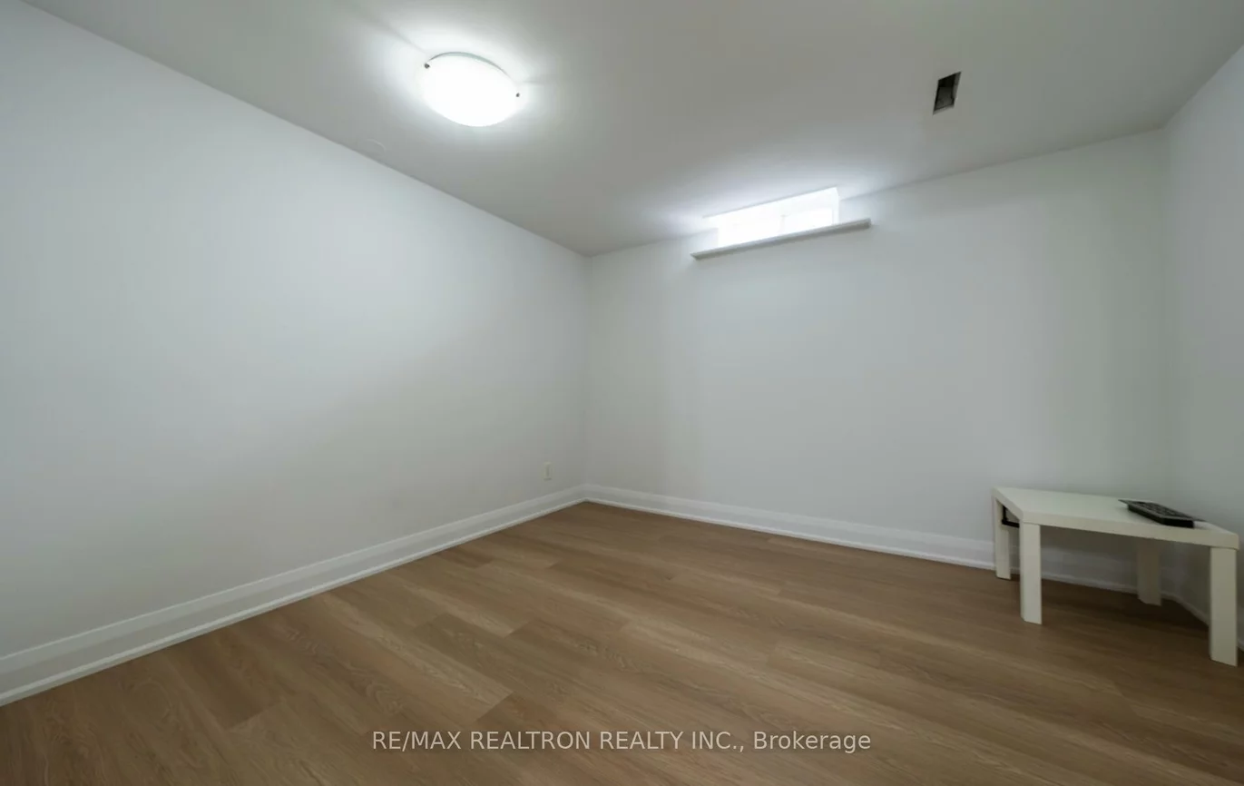 110, Lisa, Crestwood-Springfarm-Yorkhill, Vaughan