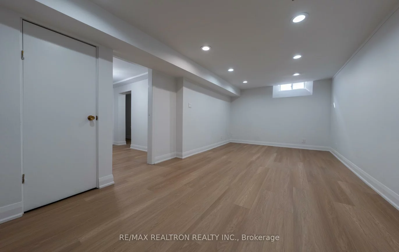 110, Lisa, Crestwood-Springfarm-Yorkhill, Vaughan