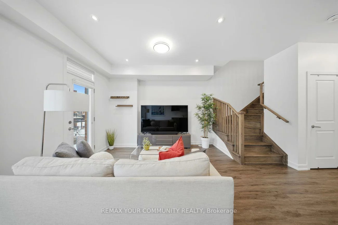 21, Hearne, Vaughan Grove, Vaughan