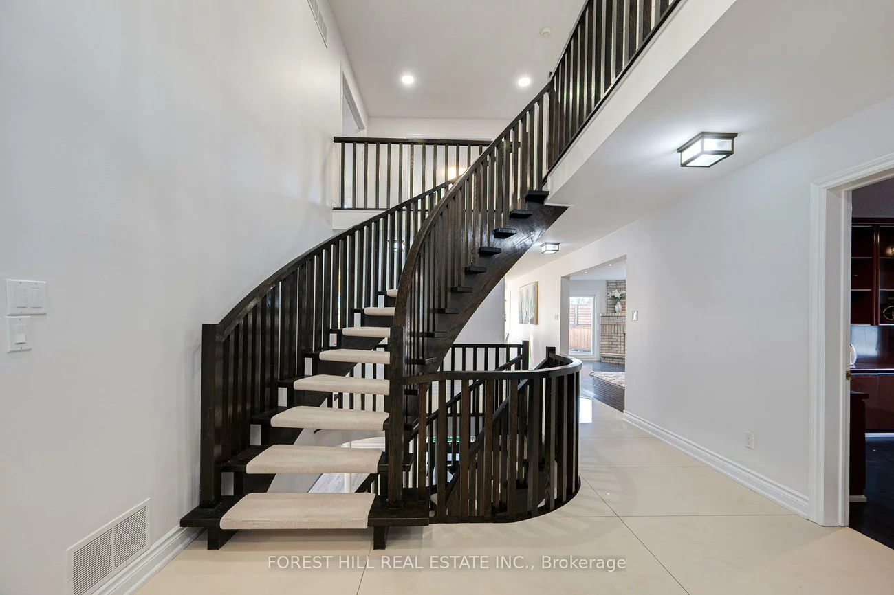 211, Franklin, Crestwood-Springfarm-Yorkhill, Vaughan