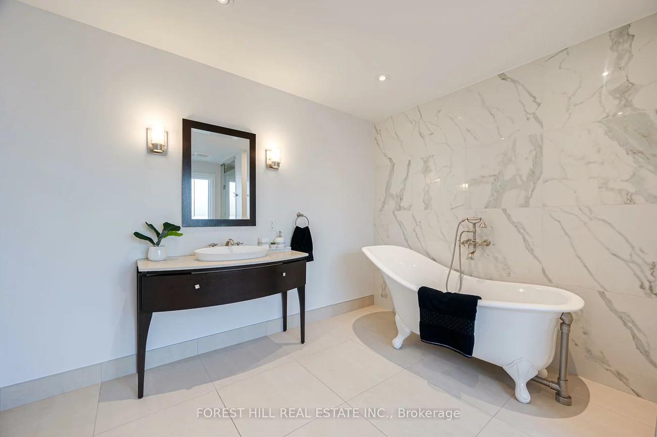 211, Franklin, Crestwood-Springfarm-Yorkhill, Vaughan