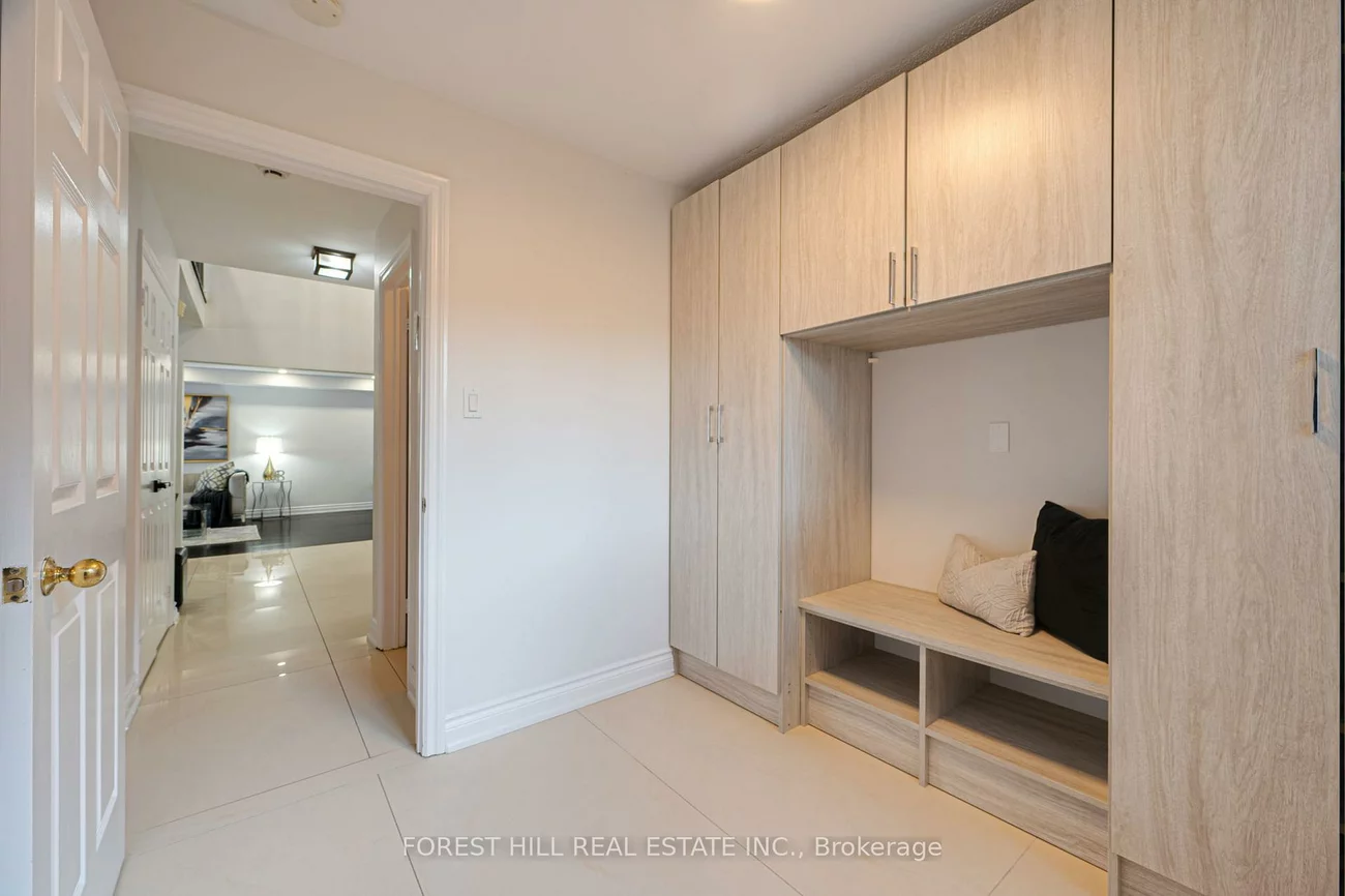 211, Franklin, Crestwood-Springfarm-Yorkhill, Vaughan