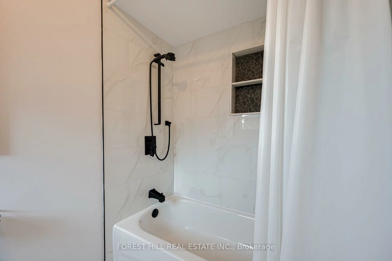 211, Franklin, Crestwood-Springfarm-Yorkhill, Vaughan