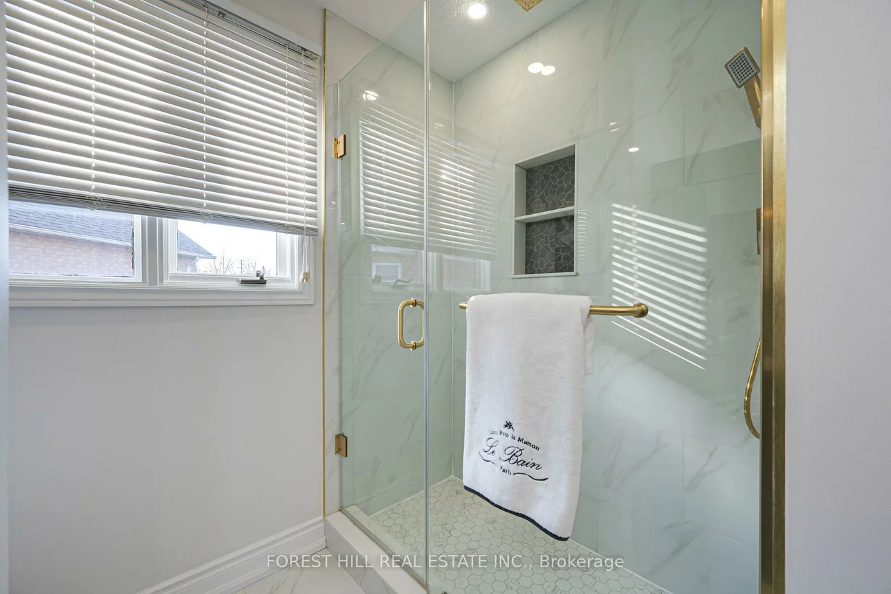 211, Franklin, Crestwood-Springfarm-Yorkhill, Vaughan