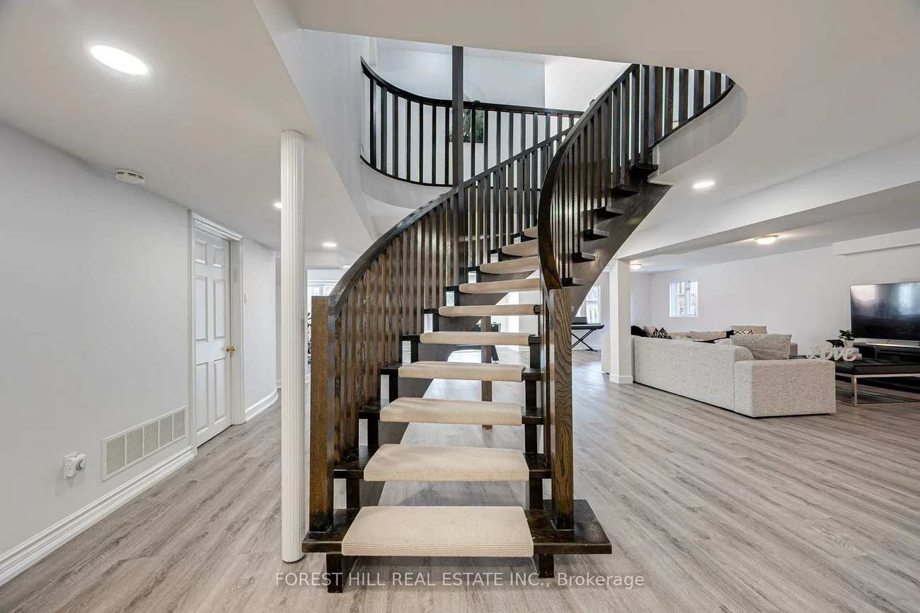 211, Franklin, Crestwood-Springfarm-Yorkhill, Vaughan