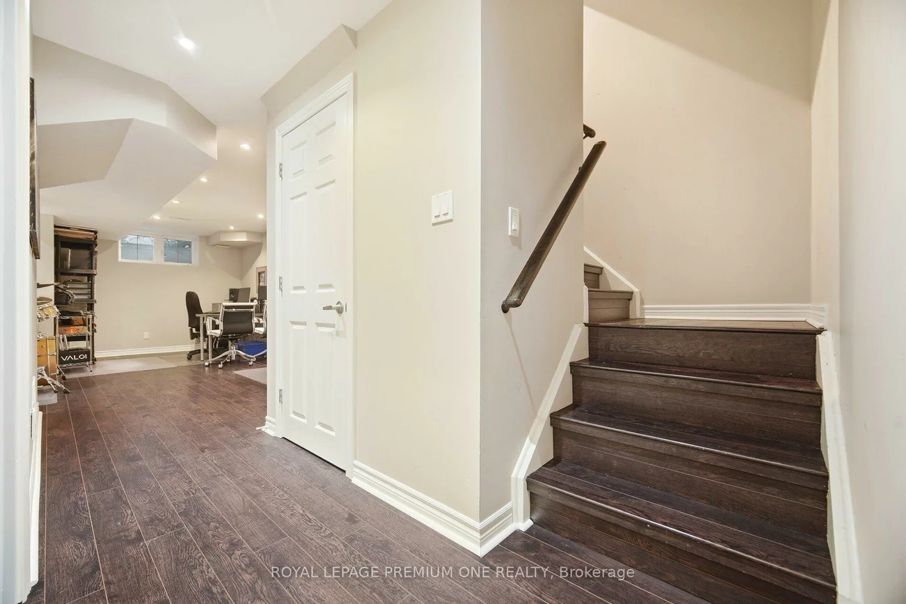 8, Poetry, Vellore Village, Vaughan