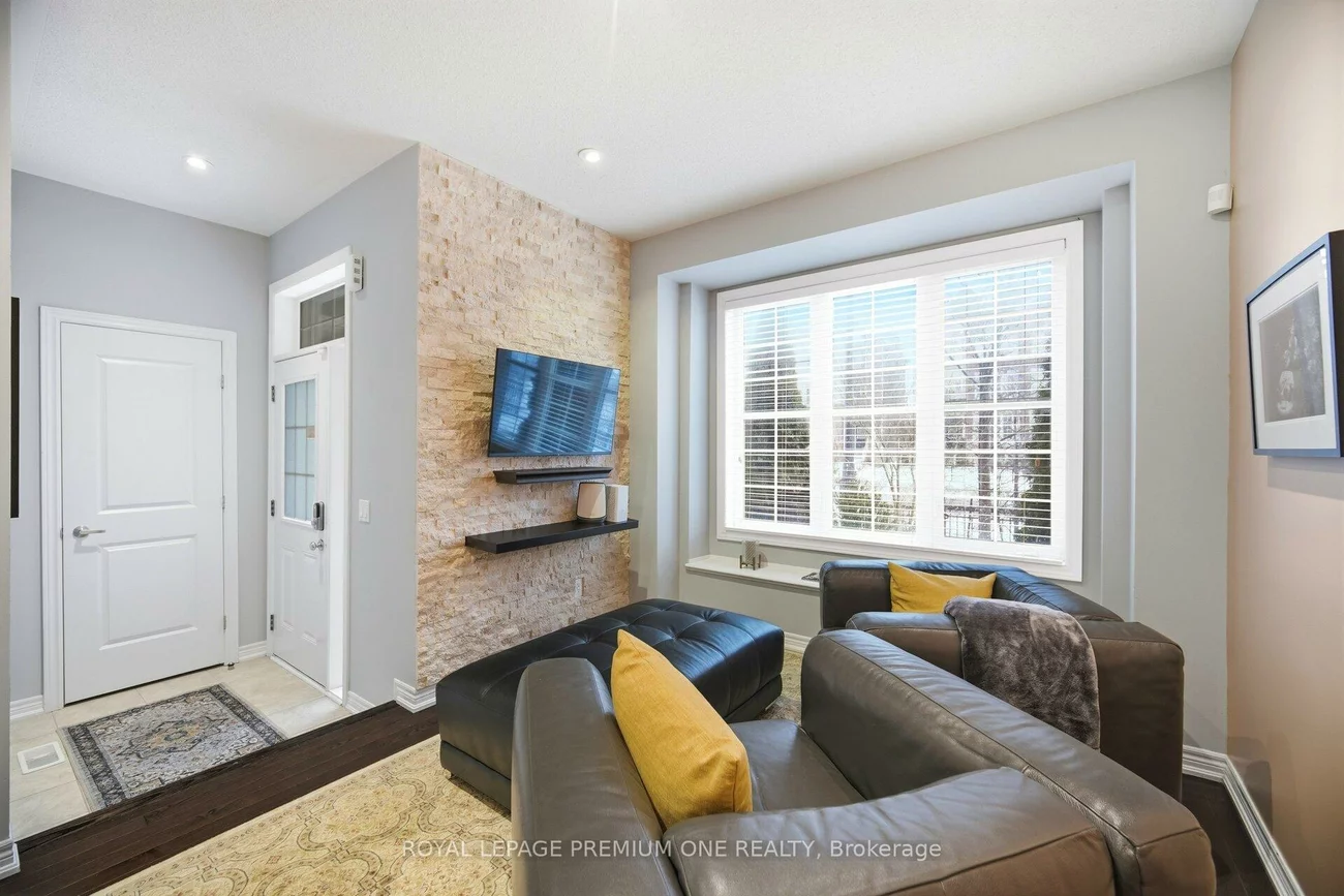 8, Poetry, Vellore Village, Vaughan