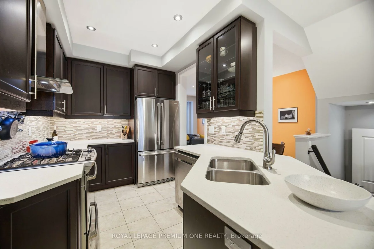 8, Poetry, Vellore Village, Vaughan