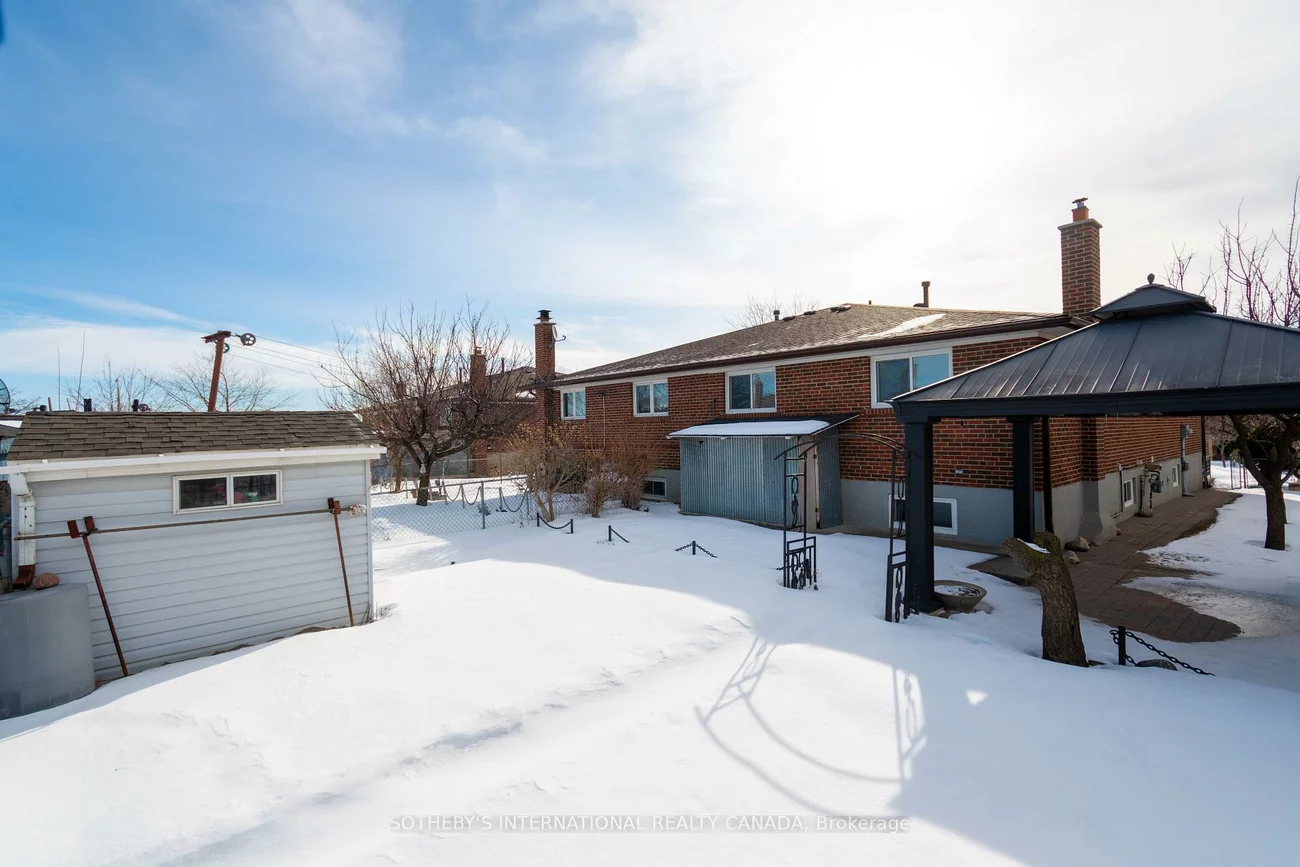 90, Andrew, West Woodbridge, Vaughan