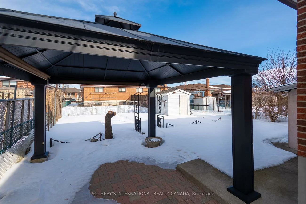 90, Andrew, West Woodbridge, Vaughan