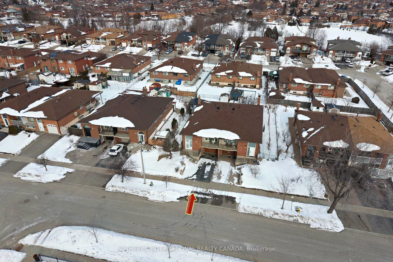 90, Andrew, West Woodbridge, Vaughan