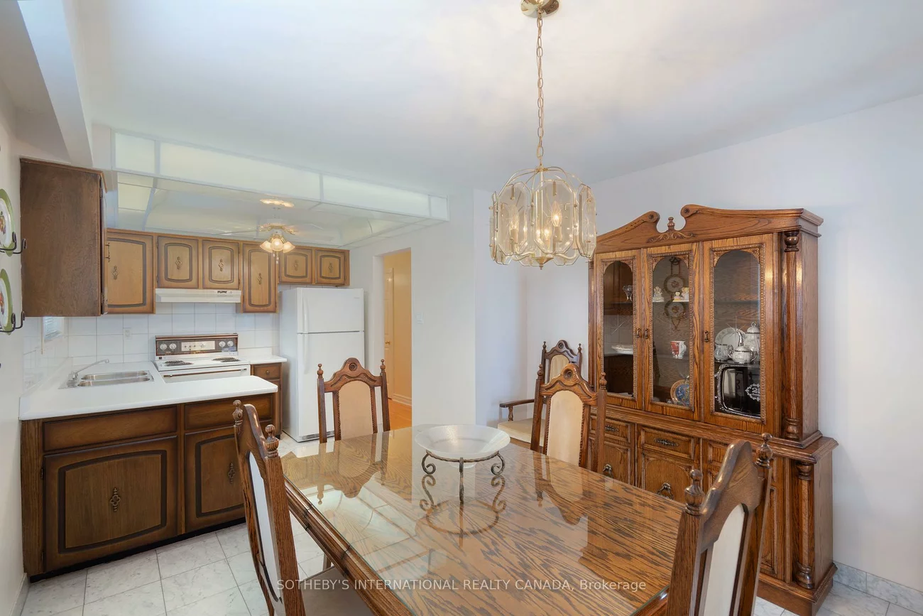 90, Andrew, West Woodbridge, Vaughan