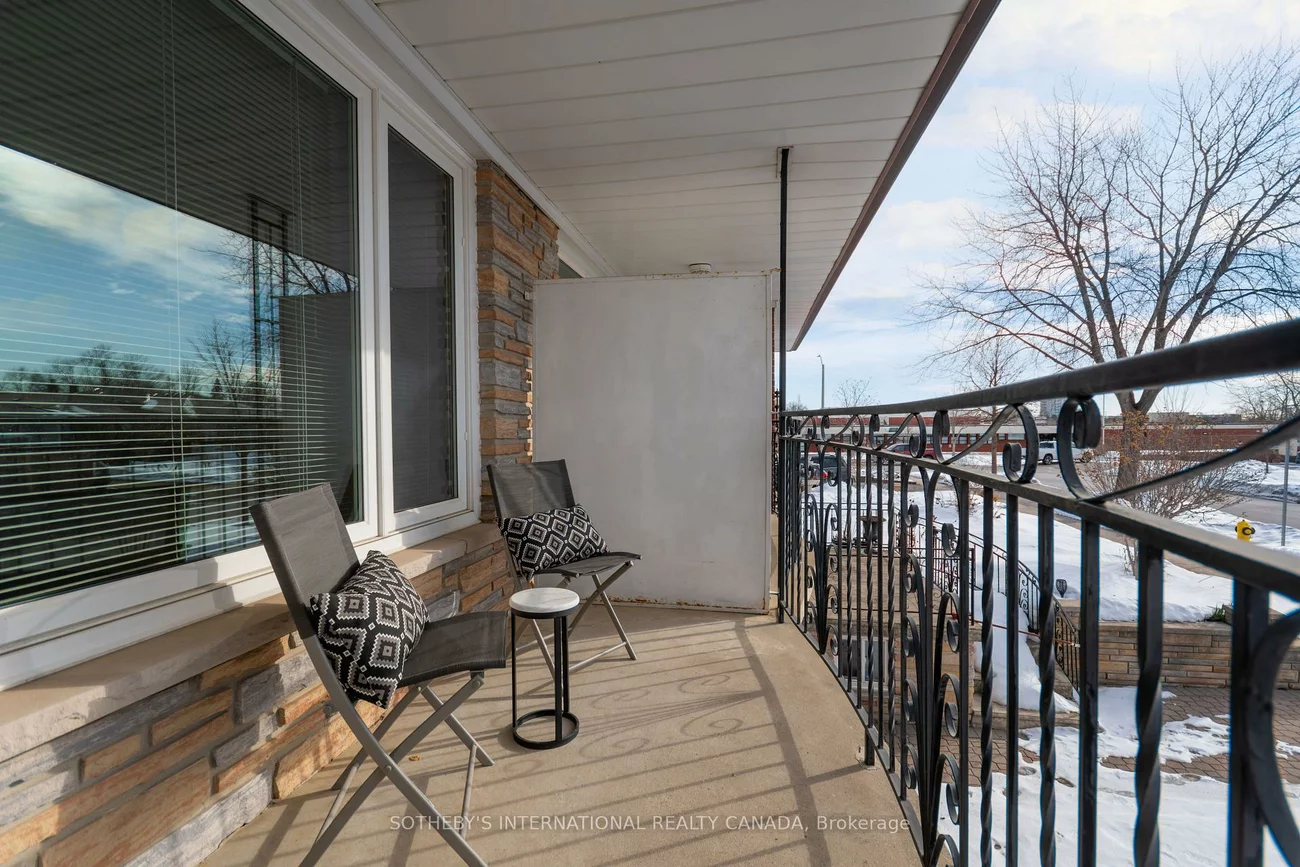 90, Andrew, West Woodbridge, Vaughan