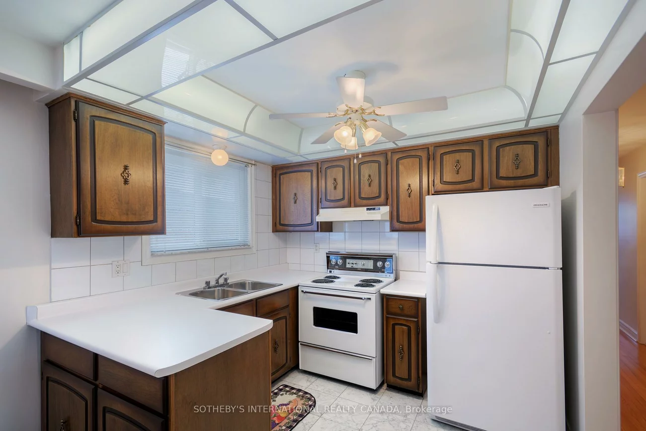 90, Andrew, West Woodbridge, Vaughan