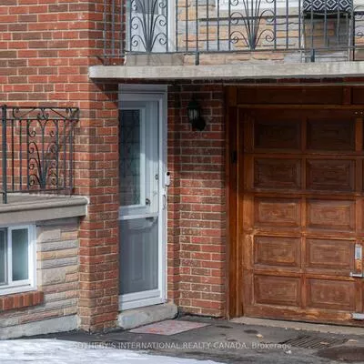 90, Andrew, West Woodbridge, Vaughan