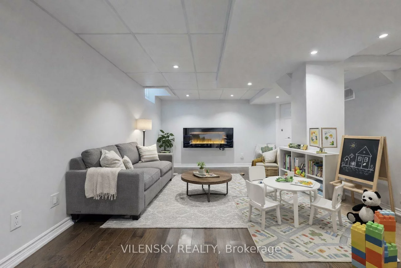 15, Gladstone, Maple, Vaughan