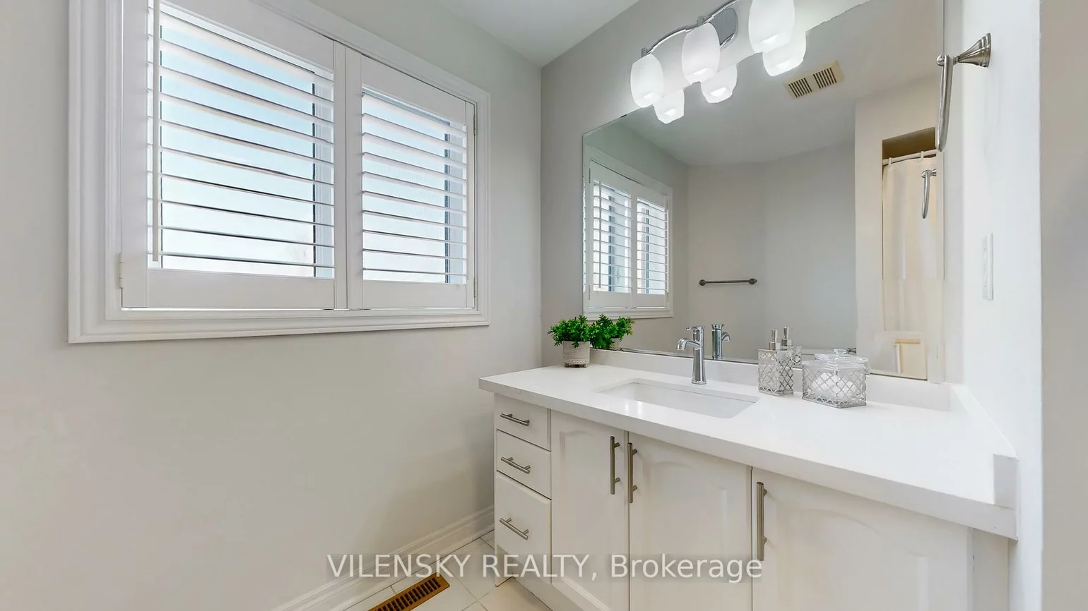 15, Gladstone, Maple, Vaughan