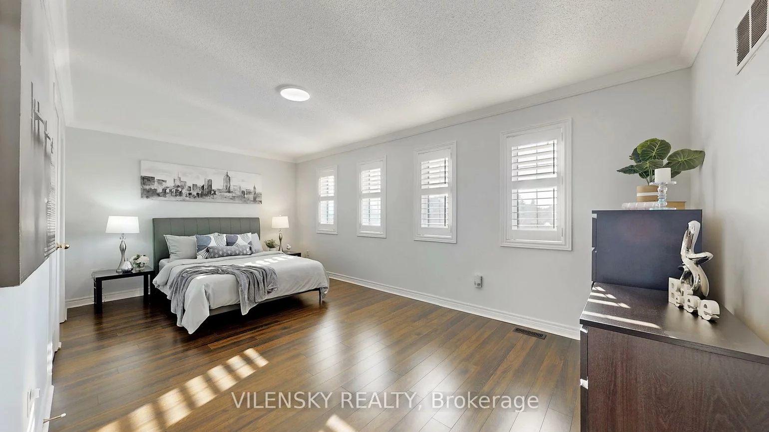 15, Gladstone, Maple, Vaughan